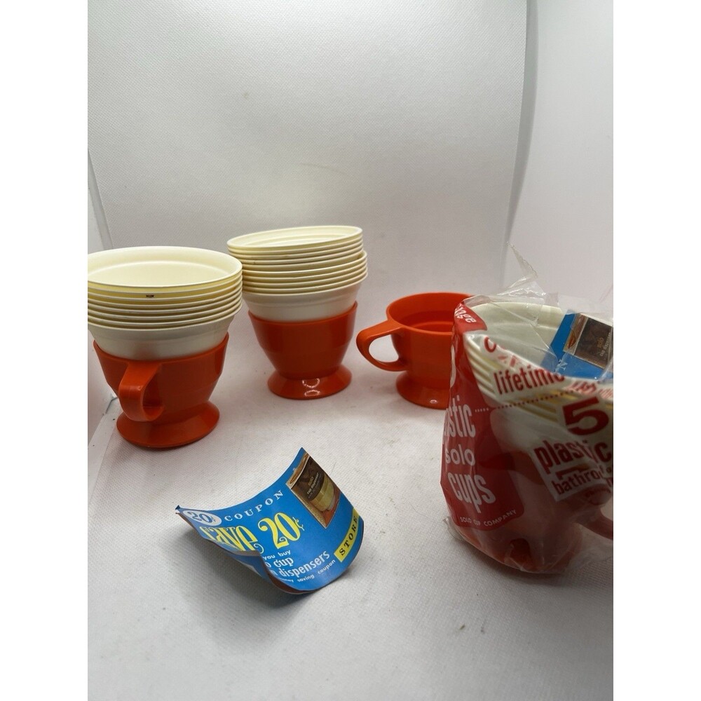 Vintage solo 20 plastic cups 7 oz Solo Cozy  & 4 Orange Holders MCM coffee